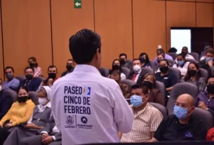 Socializan ante autoridades educativas 2da etapa de Paseo 5 de Febrero 1