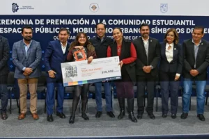 Entregan premiación de Concursos de la Comunidad Estudiantil “Paseo 5 de Febrero” 3 Entregan premiación de Concursos de la Comunidad Estudiantil “Paseo 5 de Febrero”