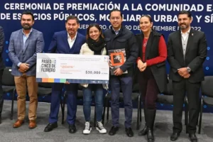 Entregan premiación de Concursos de la Comunidad Estudiantil “Paseo 5 de Febrero” 2 Entregan premiación de Concursos de la Comunidad Estudiantil “Paseo 5 de Febrero”