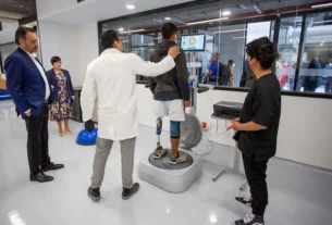 Mauricio Kuri asistio a inauguracion de la Unidad de Investigacion de Ortesis y Protesis en Queretaro 1