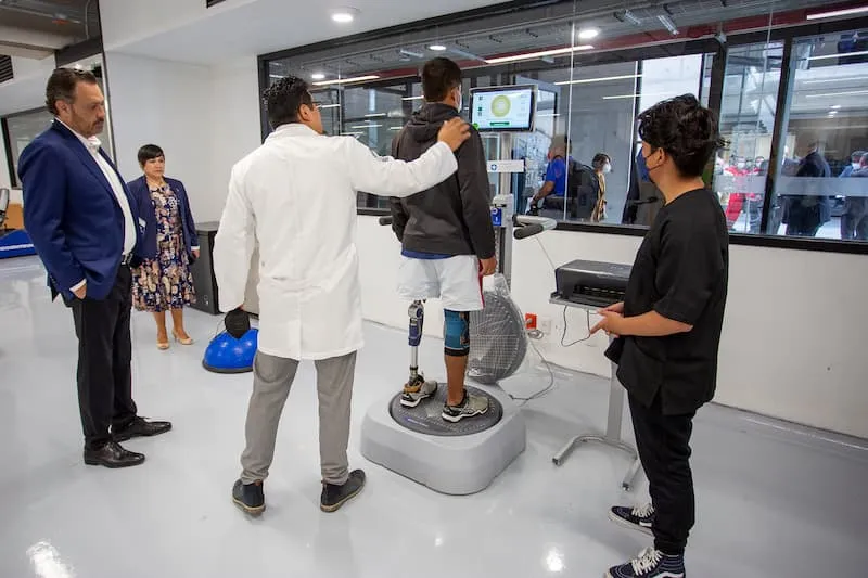 Mauricio Kuri asistio a inauguracion de la Unidad de Investigacion de Ortesis y Protesis en Queretaro 1