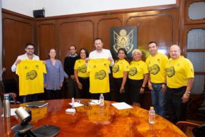 Mauricio Kuri recibe a integrantes del colectivo Saca la Bici