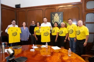 Mauricio Kuri recibe a integrantes del colectivo Saca la Bici 2 Mauricio Kuri recibe a integrantes del colectivo Saca la Bici