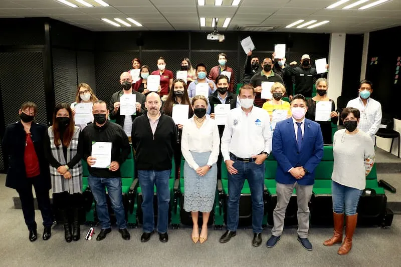 UTC finaliza primer curso de profesionalizacion de restauranteros de Queretaro 2