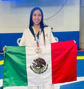 Alumna de la UTEQ logra 3er Lugar de Taekwondo en el Open G2