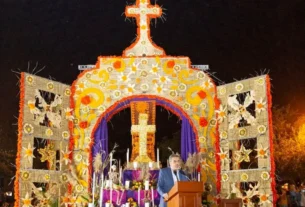 Autoridades estatales inauguran Altar de Muertos en Queretaro 2