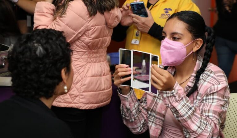 DIF Estatal e HITO realizaron el Make-Up Day para pacientes con cáncer de mama