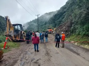 Implementaron operativo interinstitucional para atender deslave en Pinal de Amoles