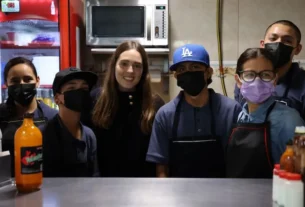 Jovenes comerciantes de Queretaro cuentan con la SEJUVE 2