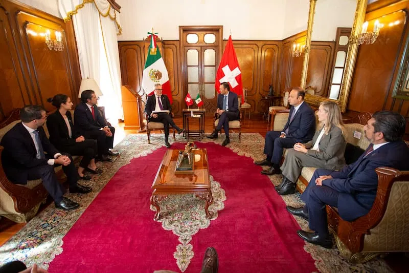 Mauricio Kuri se reunio con el Embajador de Suiza en Mexico 1