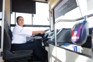 Mauricio Kuri visitó a mujeres que se capacitan en el Centro de Maniobras Qrobus 3 Mauricio Kuri visitó a mujeres que se capacitan en el Centro de Maniobras Qrobus