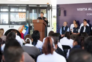 Mauricio Kuri visito a mujeres que se capacitan en el Centro de Maniobras Qrobus 2