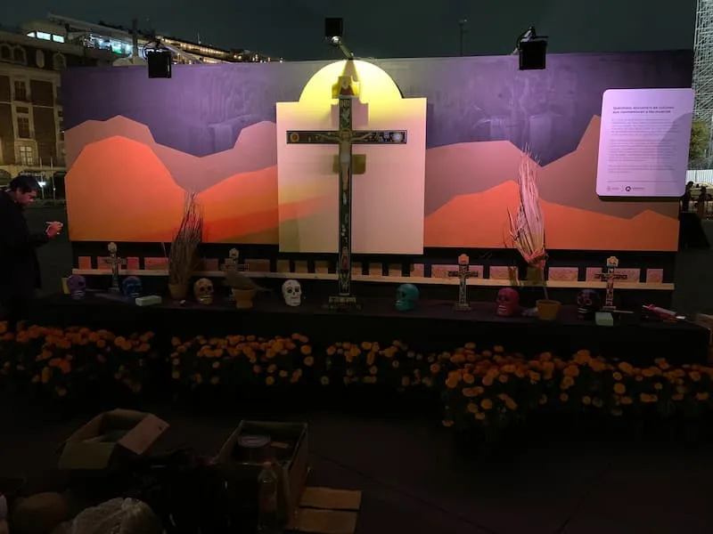 Queretaro participa en Ofrenda Monumental de Dia de Muertos en el zocalo capitalino 1