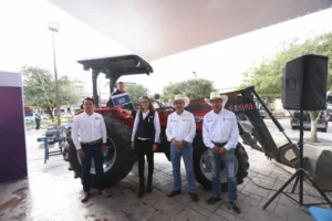 SEDEA realizó entrega de apoyos a productores de Ezequiel Montes 2 SEDEA realizó entrega de apoyos a productores de Ezequiel Montes