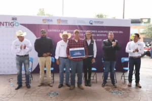 SEDEA realizó entrega de apoyos a productores de Ezequiel Montes 3 SEDEA realizó entrega de apoyos a productores de Ezequiel Montes