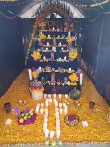 USEBEQ realiza tradicional concurso de Altar de Muertos