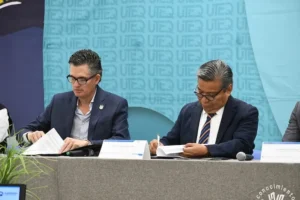 UTEQ y CEA firman convenio para impulsar la protección y el uso adecuado del agua 3 UTEQ y CEA firman convenio para impulsar la protección y el uso adecuado del agua