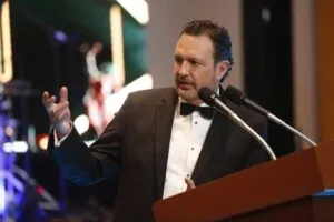 Mauricio Kuri hizo entrega del Premio al Empresario del Año 2022