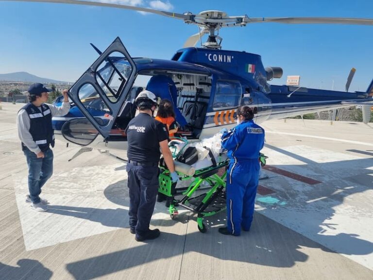 Trasladan en ambulancia aérea a paciente de Querétaro a la Ciudad de México