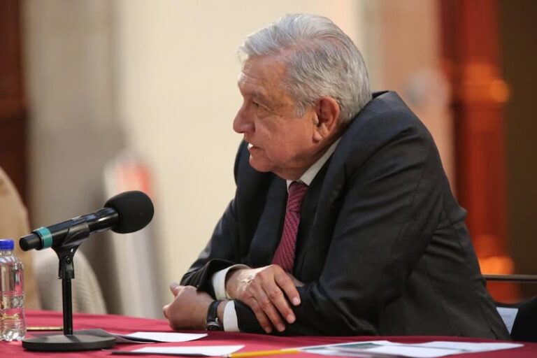 AMLO lamenta fallecimiento de Miguel Barbosa, gobernador de Puebla