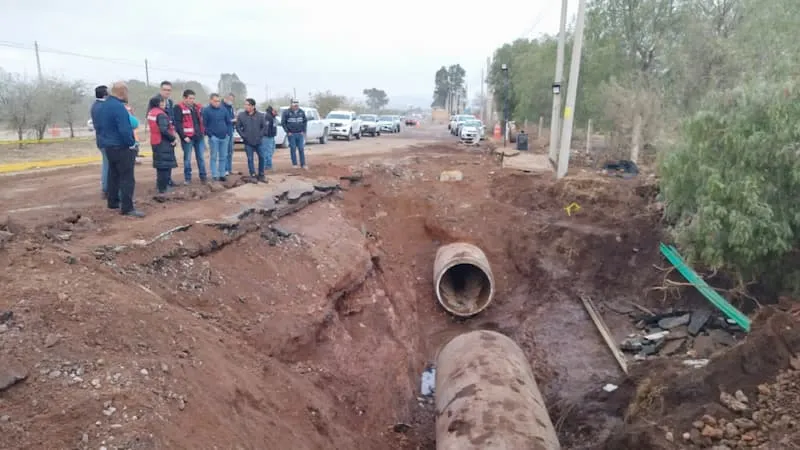 CEA supervisa trabajos de reparacion de ducto danado en El Marques 2