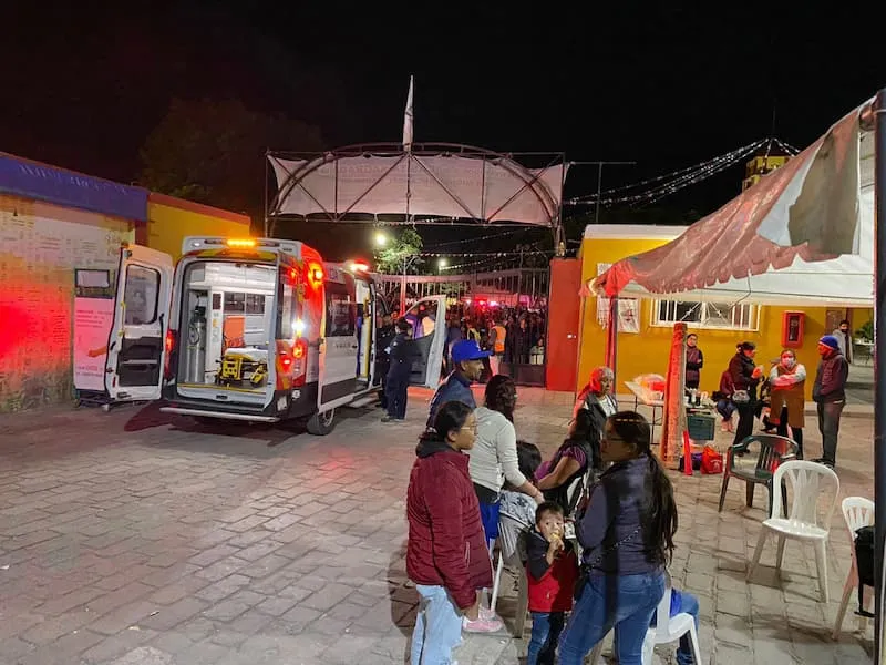 CEPCQ brindo atencion por explosion en la colonia Felipe Carrillo Puerto 2