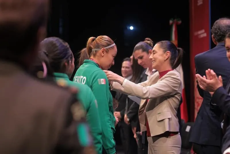 Claudia Sheinbaum reconoce a deportistas destacados en la capital del pais 1