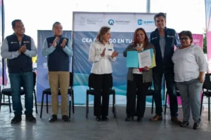 Encabeza Guadalupe Murguía entrega de contratos individuales de agua