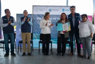 Encabeza Guadalupe Murguia entrega de contratos individuales de agua 2