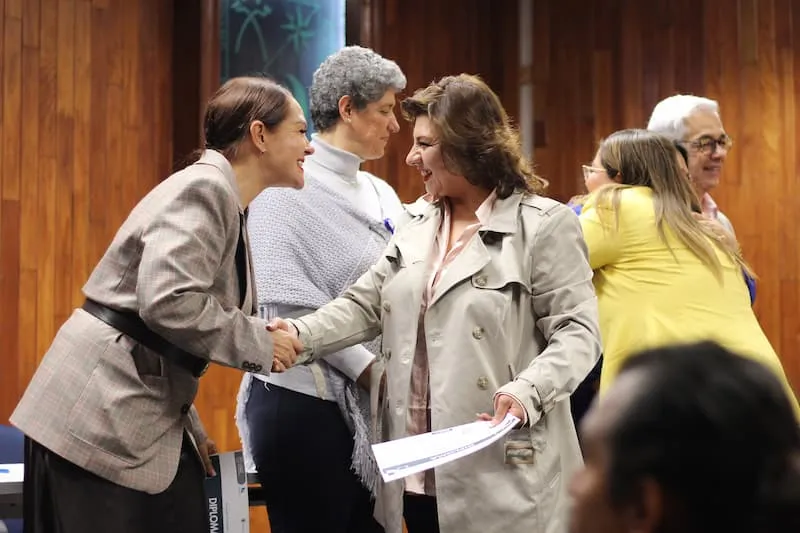 Funcionarios estatales reciben constancia de diplomado con perspectiva de genero 2