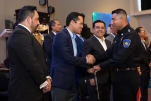 Josué Guerrero asistió a la celebración del Día del Policía en la capital