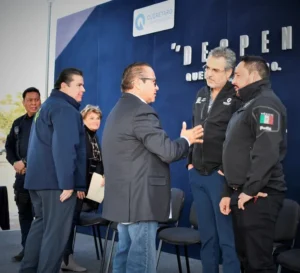 Oficial Mayor encabeza reconocimiento ciudadano a Policías en Querétaro 2 Oficial Mayor encabeza reconocimiento ciudadano a Policías en Querétaro