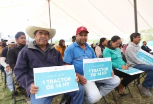 SEDEA entrega tractores a productores de Huimilpan 1
