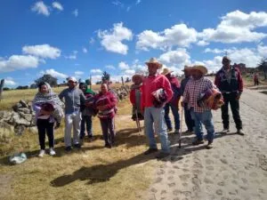 "Cobijando Huimilpan" ha llevado cobijas a abuelitos y abuelitas de las comunidades 2 Cobijando Huimilpan ha llevado cobijas a abuelitos y abuelitas de las comunidades