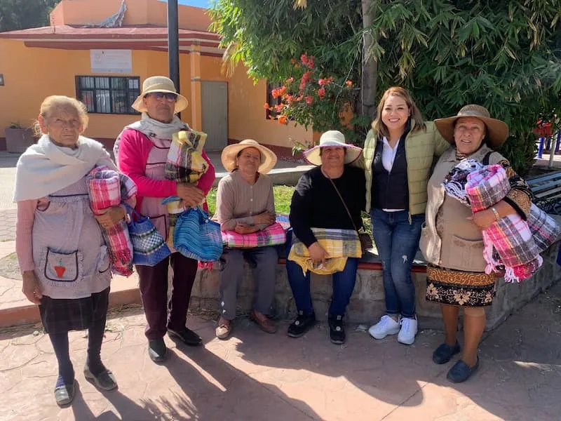 Cobijando Huimilpan ha llevado cobijas a abuelitos y abuelitas de las comunidades 2