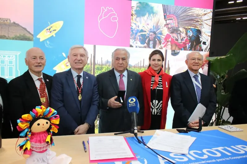 Firma SECTUR acuerdo para desarrollar el Camino Iniciatico de Santiago 1