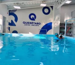 Inicia SESA hidroterapia para niñas y niños menores de seis años