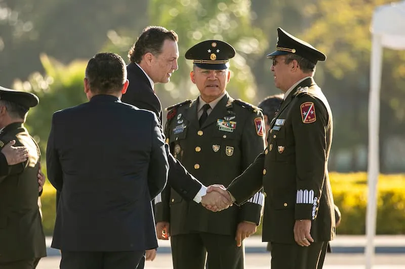 Mauricio Kuri asistio al relevo en la XII Region Militar en Irapuato Guanajuato