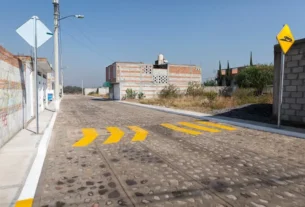 Mauricio Kuri entrego obra social por 15.9 millones de pesos en SJR 1