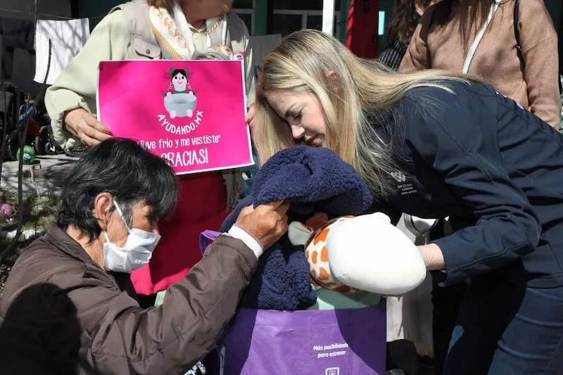 Participa DIF Estatal en la entrega de apoyos Ayudando 2