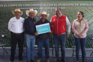 SEDEA realizó la entrega de apoyos a productores de Amealco