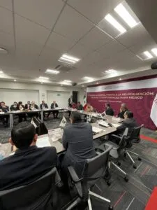 Titular de SEDESU participa en encuentro con SE