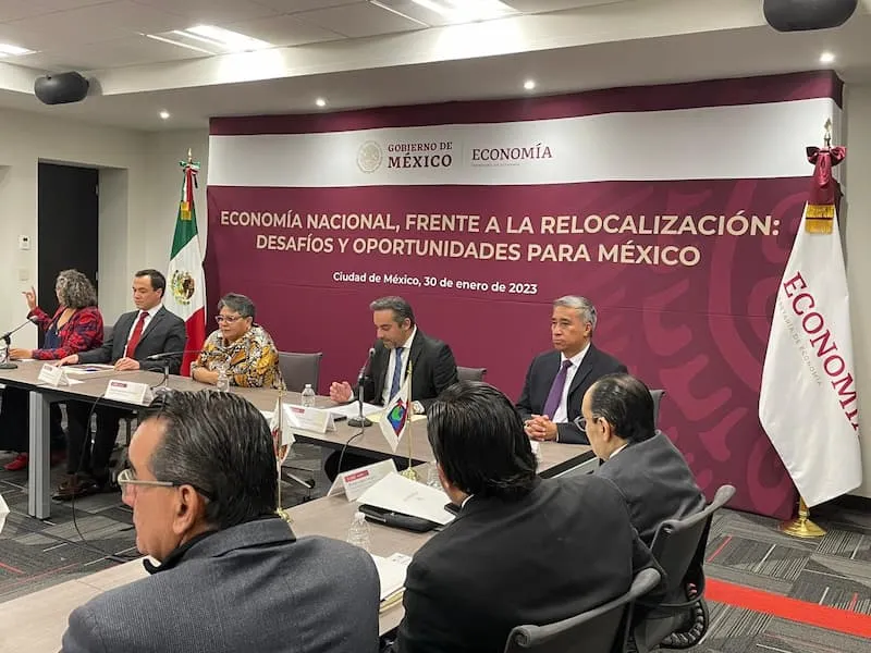 Titular de SEDESU participa en encuentro con SE 2
