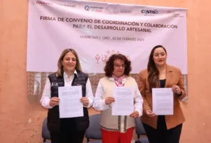 Firman titulares de la Casa Queretana de las Artesanias y del FONART convenio de colaboracion 2