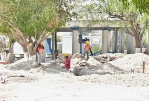 Roberto Sosa superviso obra de rehabilitacion de la Unidad Deportiva Los Olvera 1