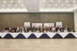Roberto Cabrera se reúne con el sector hotelero, restaurantero y turístico de San Juan del Río 3 Roberto Cabrera se reúne con el sector hotelero, restaurantero y turístico de San Juan del Río