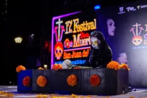 Premian a ganadores del Concurso Infantil de Disfraces Mexicanos en San Juan del Río