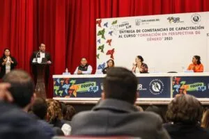 Entregan constancias del curso Formación en Perspectiva de Género a servidores públicos