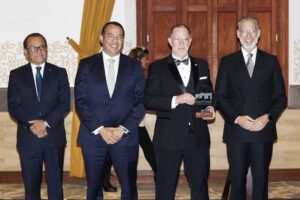 Entregan galardones al Mérito Empresarial y Académico 2023 en San Juan del Río