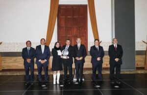Entregan galardones al Mérito Empresarial y Académico 2023 en San Juan del Río